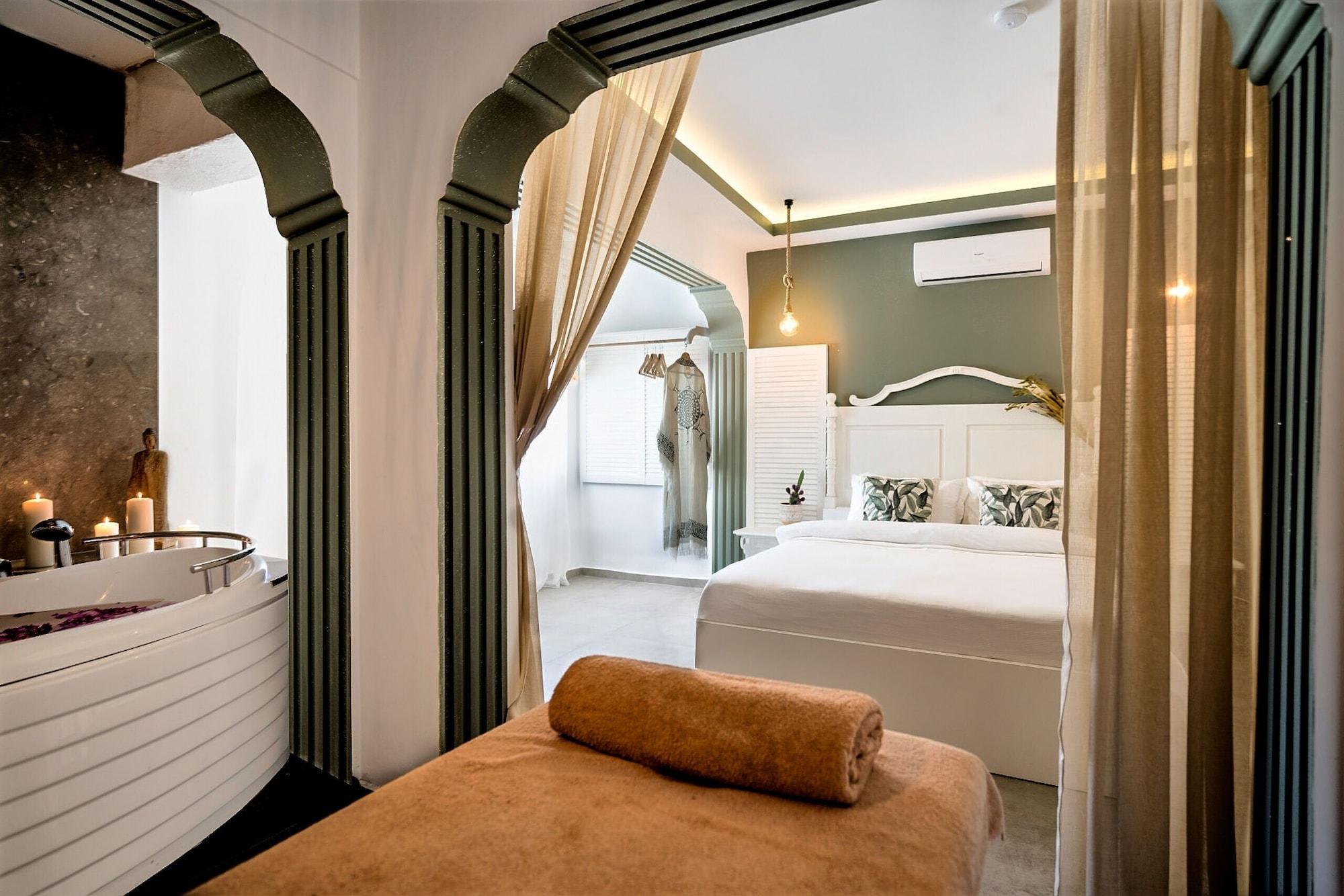 Liman Hotel Guemuesluek - Adult Only Bodrum Exteriör bild